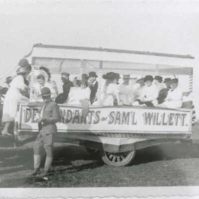 Descendants of Samuel Willett float