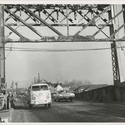 Traveling the Causeway Bridge