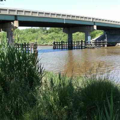 Side View of the Veterans Memorial Bridge