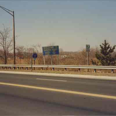 Welcome to South River Sign between South River and Sayreville