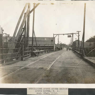 Rebuilding South River Bridge, Aug. 21, 1916 (2)