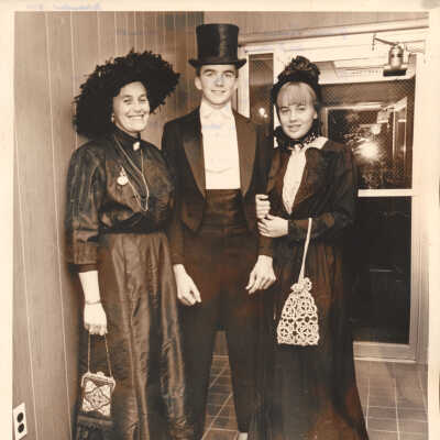 Mrs. Fred Stonehouse and Children