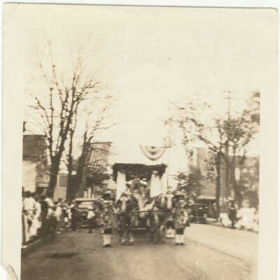 Queen Riverie Float during the Parade