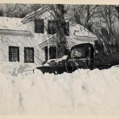 Truck, period (1945)