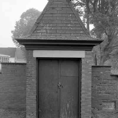 Shackford, Kilby and Hayden Tomb. Photograph by Thaddeus Holownia, 2013.