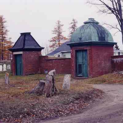 Photograph by Wayne Wilcox, November, 2000.