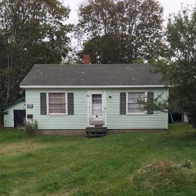 12 Capen Avenue, Eastport, Maine