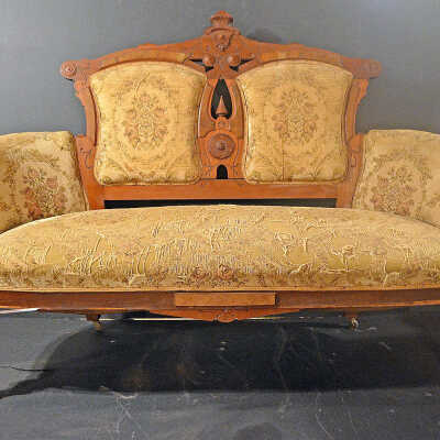 Eastlake Sofa, c.1880 | Grady House | Eastport, Maine