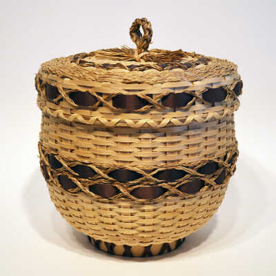 Larger banded basket with lid [Passamaquoddy] | Doris Chapman