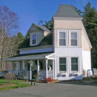 Pomroy Pool House | Front Street, Pembroke, Maine