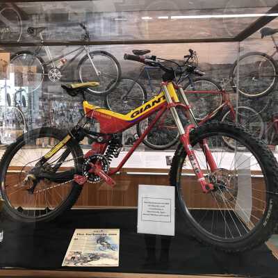 2000 Giant ATX oneDH Mountain Bike