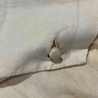 Sleeve button