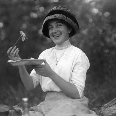 Vivian Lois Cole