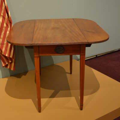 Pembroke table