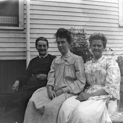 Hobbs family at 31 Hill Street, Saco, ME
