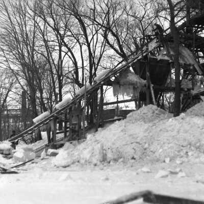 Ice conveyor belt