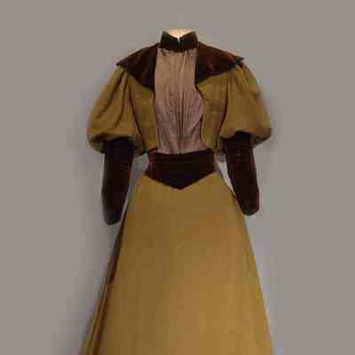 Walking dress