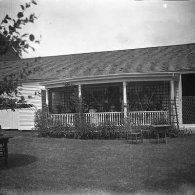 Quillcote exterior - side porch