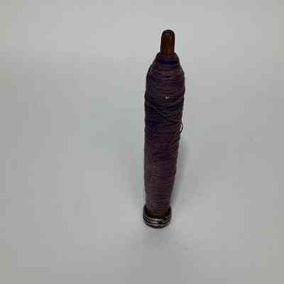 Shuttle bobbin