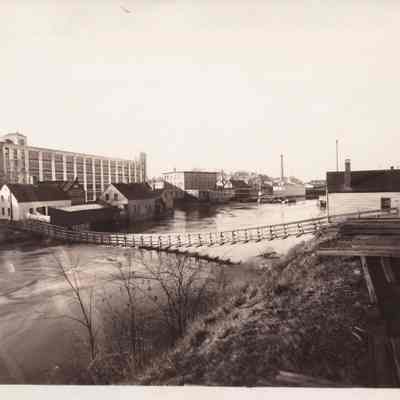Saco-Lowell Shops, footbridge