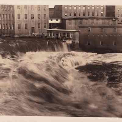 Saco-Lowell Shops, falls on the Saco River