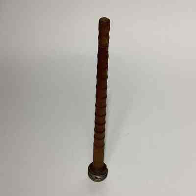 Shuttle bobbin