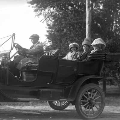 Automobile ride