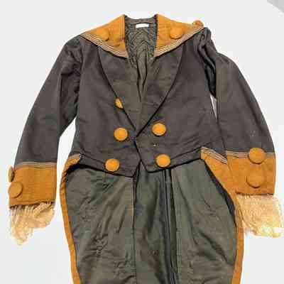 Costume