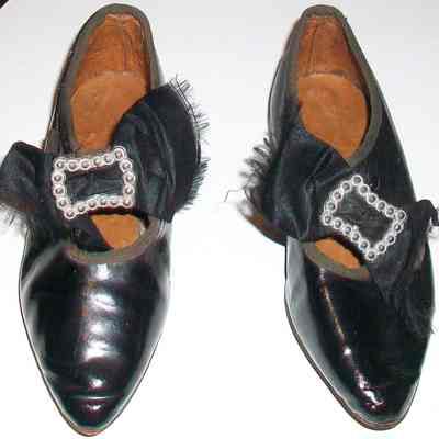 Shoe