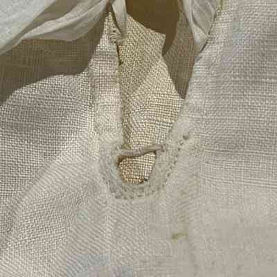 Detail of bosom reinforcement