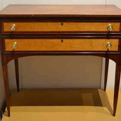 Dressing table