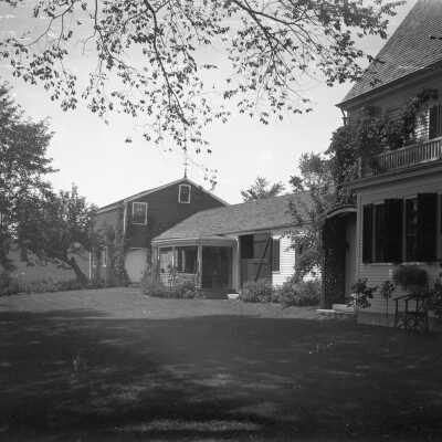 Quillcote - side porch and barn exterior