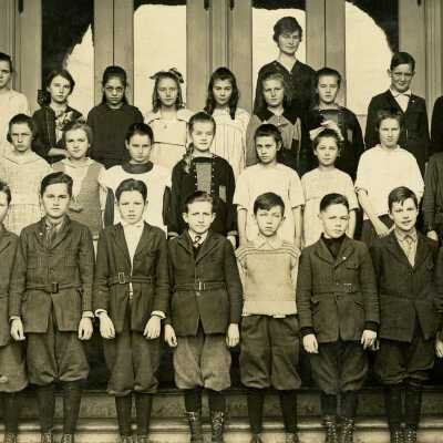 Eastham School Students 1919? - Oregon City
