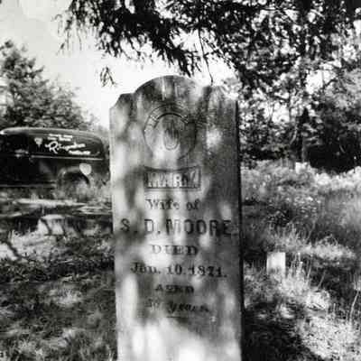 Canemah Cemetery Graves