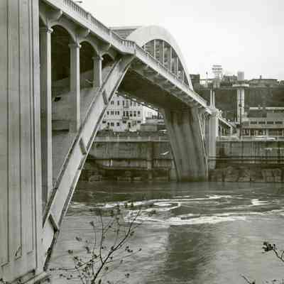 Arch Bridge between Oregon City/West Linn Oregon - Oregon City Elevator in background
