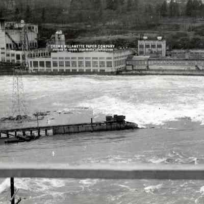 1943 Flood - Willamette Falls - Crown Zellerbach Mills