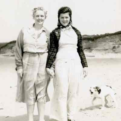 Hoss, Myrtle (Lantz) and Laura May