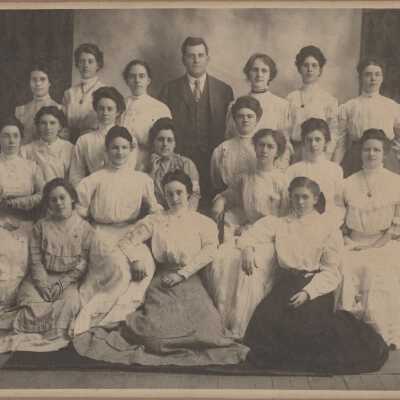 1909 School Class