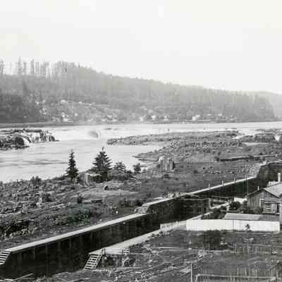 Willamette Falls Locks 1880 - Moores Island before West Linn Mills