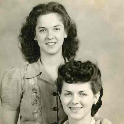 Hoss, Laura May and Unidentified Woman