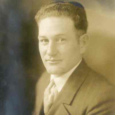 Carl Elliott