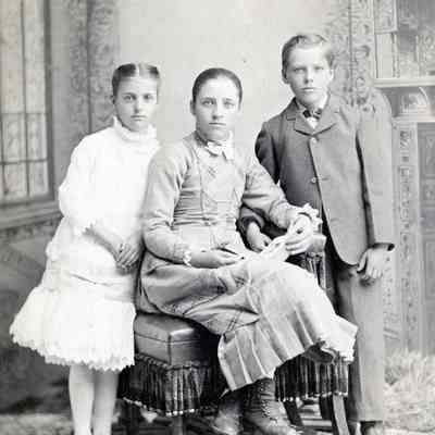 Beatie Family - Jennie, Laura, Alfred Beatie