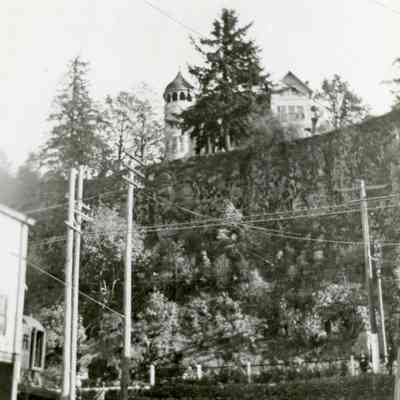 Oregon City 1910 - Chase House on Bluff