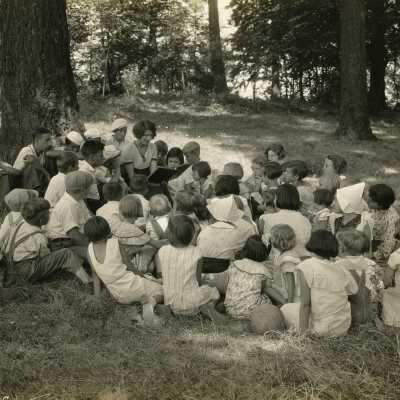 Oregon City 1926 - Buena Vista Play Center - Story Time