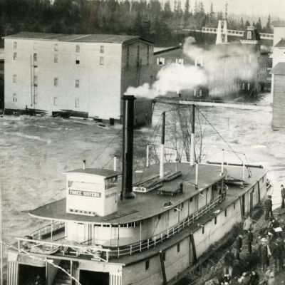 1890 Flood - Steamboat "Three Sisters" - Boat Basin - Oregon City, Oregon