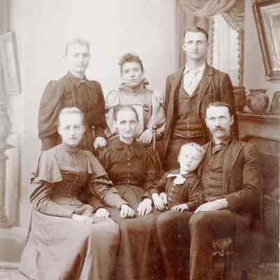 Unidentified Family - Talbert Collection