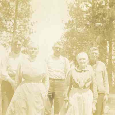 Alldridge Family - Two Women in front and 3 men in back