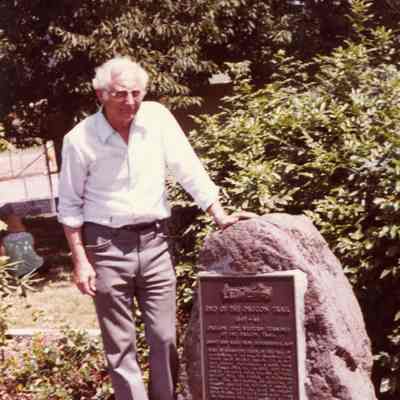 Oregon City 1976 - End of the Oregon Trail Marker