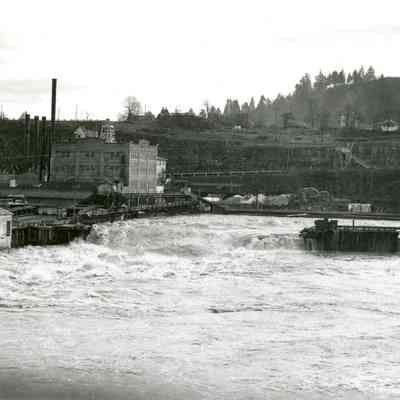 1942 Flood - Station A, Upper Basin, Oregon City