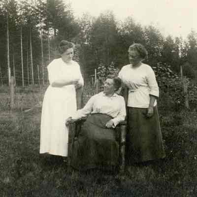 Talbert, Jessie, Mollie (Mary), Dora (Theodora)